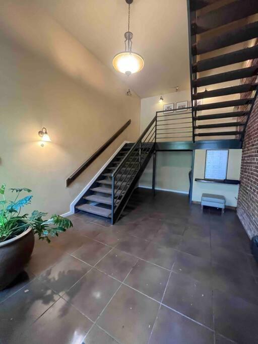 Апартаменты Affordable & Chic Rino/Lodo/Dtown Loft- Walkable Денвер Экстерьер фото