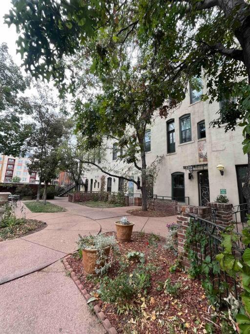 Апартаменты Affordable & Chic Rino/Lodo/Dtown Loft- Walkable Денвер Экстерьер фото